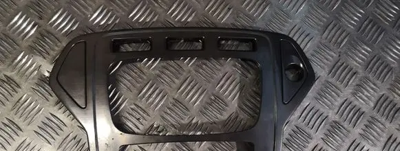 Radio/GPS head unit trim