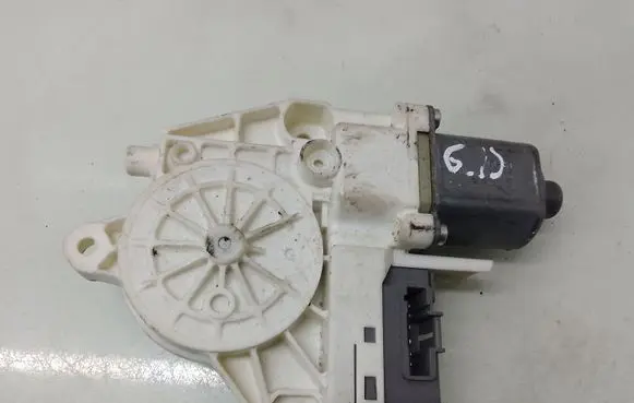 Peugeot 407 Rear door window regulator motor 0130822200