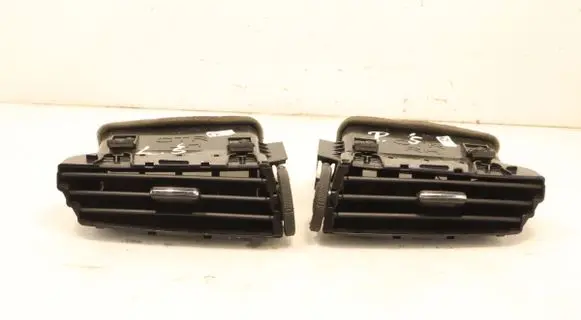 Nissan X-Trail T32 Dashboard air vent grill cover trim 687505AA0A