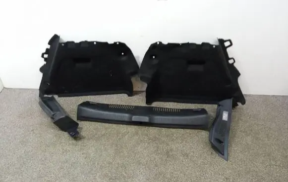 Renault Clio IV Front door card panel trim