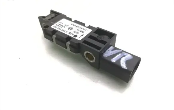 Audi A8 S8 D3 4E Airbag deployment crash/impact sensor 4B0959643C 140403