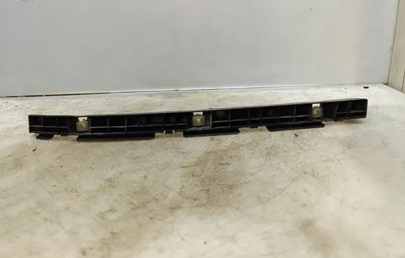 Hyundai Santa Fe Rear bumper mounting bracket 865152B000