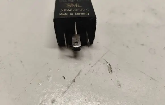 Audi A4 S4 B5 8D Other relay 4A0907413B 5DA00748700