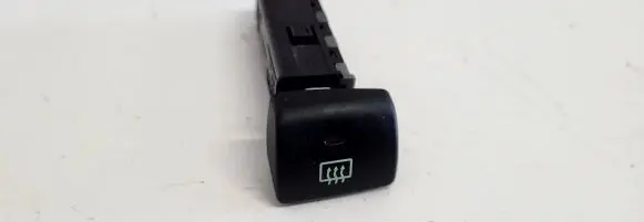 Hyundai Santa Fe Windscreen/window heater switch 93710