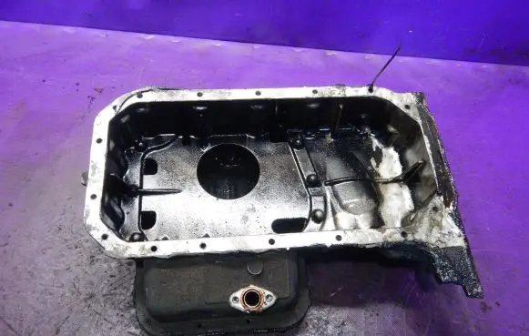 Toyota Corolla E110 Oil sump