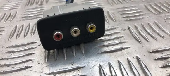 Subaru Forester SH AUX in-socket connector 