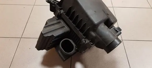 Air filter box