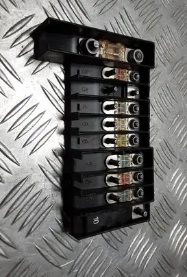 Volkswagen Transporter - Caravelle T5 Fuse module 7E6970187AQ
