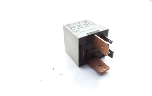 Volkswagen Transporter - Caravelle T4 Hazard warning light relay 357911253A