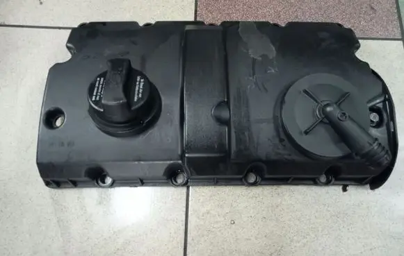 Volkswagen Golf IV Rocker cam cover 038103469