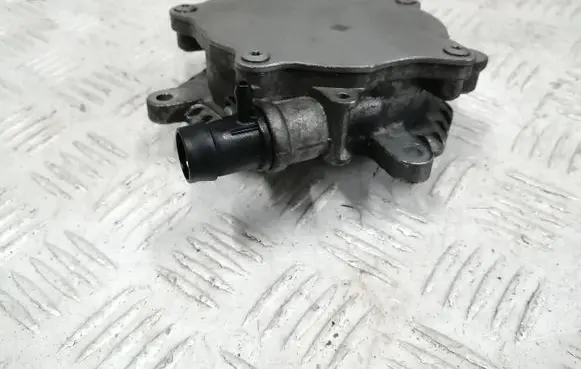 Mercedes-Benz B W246 W242 Vacuum pump A2702300165 150911071604 00135