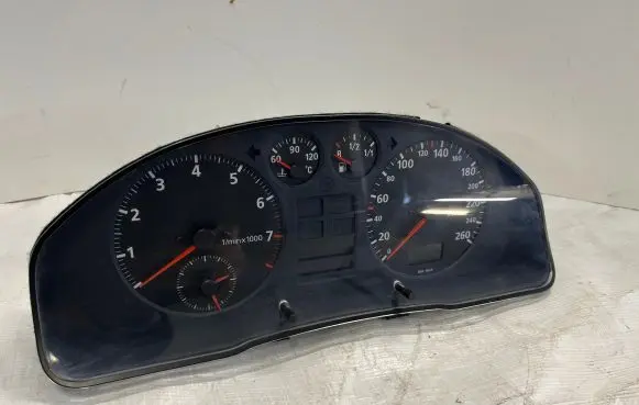 Audi A4 S4 B5 8D Speedometer (instrument cluster) AU0004001