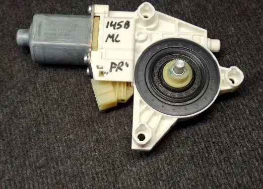 Mercedes-Benz ML W164 Front door window regulator motor A2518200842