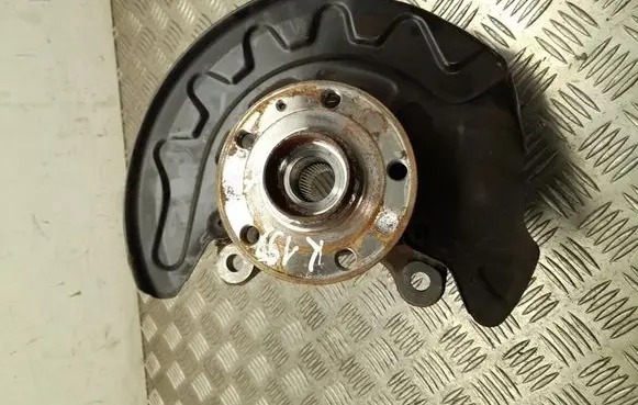Front wheel hub