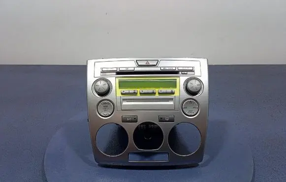 Mazda 2 Radio/CD/DVD/GPS head unit 4M7118K876AA