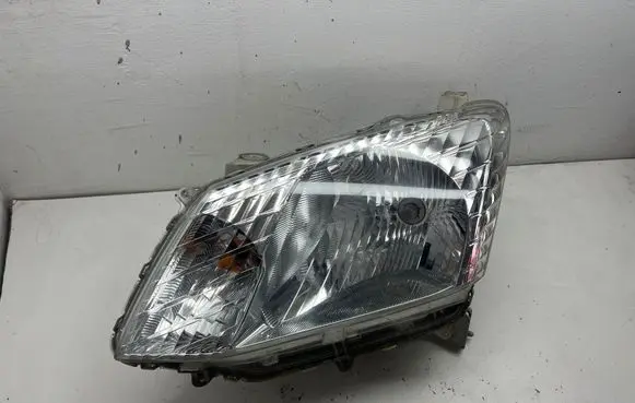 Isuzu D-Max Headlight/headlamp Heb17d