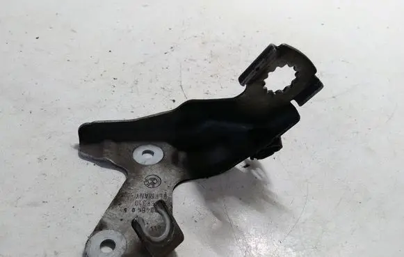 BMW X1 E84 Other engine bay part 677048405 6770484
