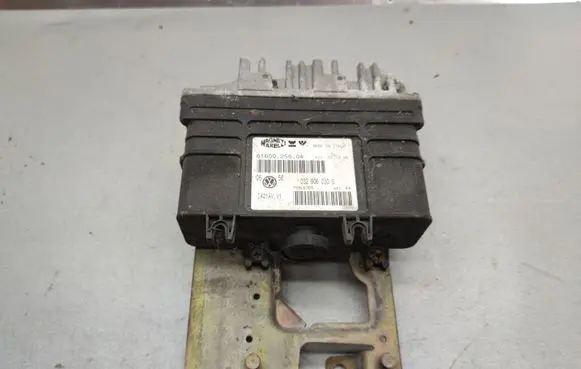 Volkswagen Golf III Engine control unit/module 032906030G