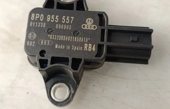 Audi A4 S4 B7 8E 8H Airbag deployment crash/impact sensor 8P0955557 090905 011338