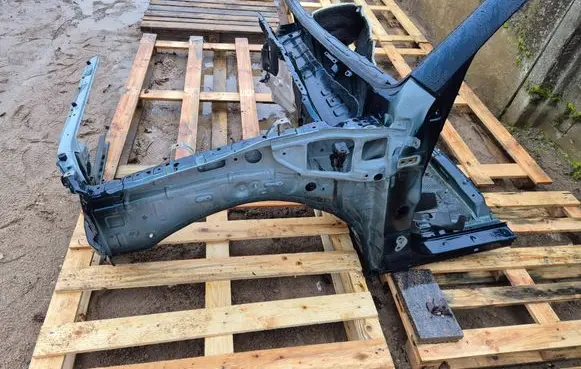 Front quarter panel