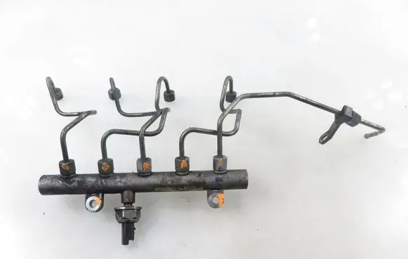 Citroen C5 Fuel main line pipe 9645689580 5WS40041