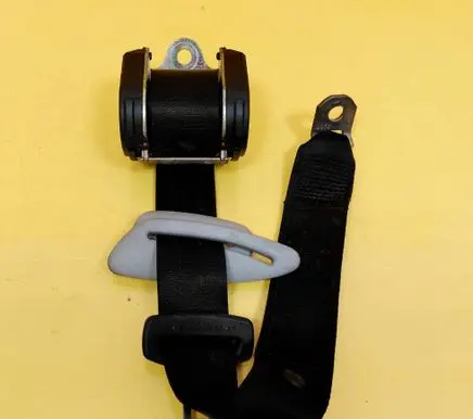 Mitsubishi Carisma Rear seatbelt 570324200