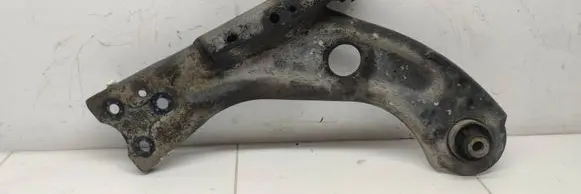 Citroen C4 II Picasso Front lower control arm/wishbone 7AAA200015713A