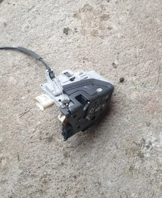 Seat Leon (1P) Front door lock