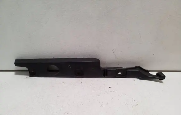 Chevrolet Orlando Fender end trim 