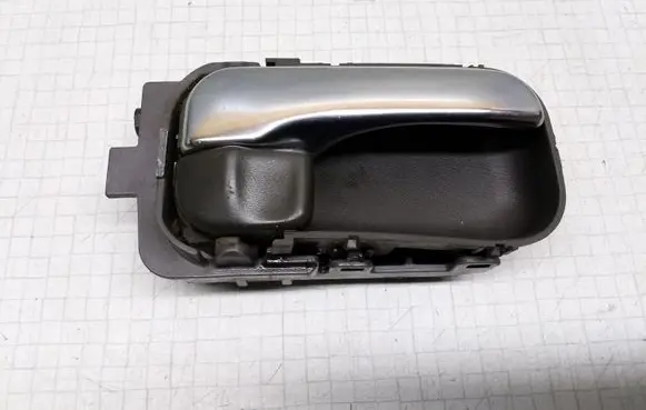 Nissan X-Trail T30 Front door interior handle