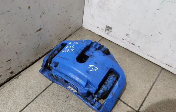 BMW 6 F12 F13 Front brake caliper 6036