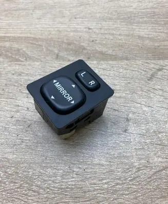 Toyota Avensis T250 Wing mirror switch 769746 183574