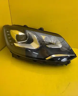 Volkswagen Sharan Headlight/headlamp 7N1941752B