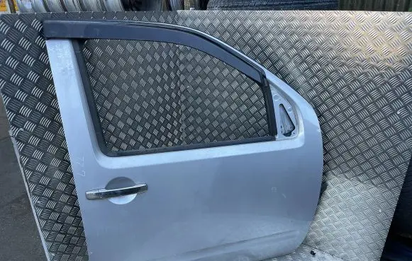 Nissan Navara Front door