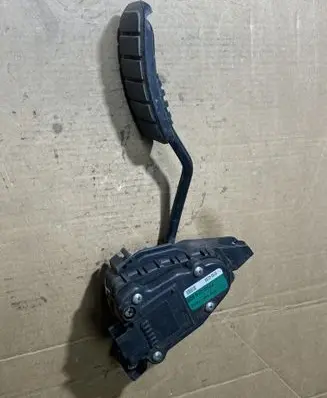 Renault Master II Accelerator throttle pedal 6PV00811904 7700314525