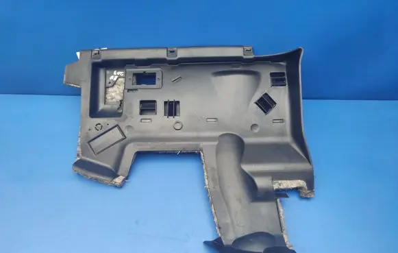 Mercedes-Benz C W203 Dashboard lower bottom trim panel A2036809182 105056