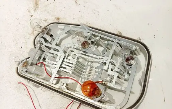Audi A6 S6 C6 4F Tail light bulb cover holder 