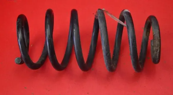 Toyota Avensis T270 Rear coil spring