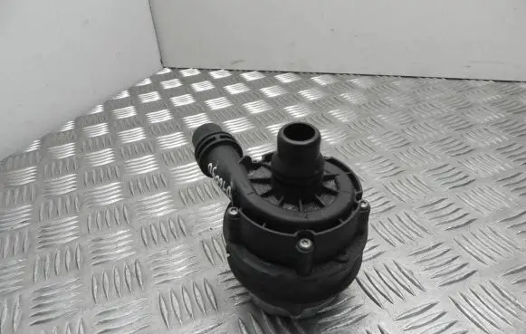 BMW 3 F30 F35 F31 Webasto circulation pump for autonomous heater 8637953
