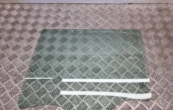 Skoda Fabia Mk3 (NJ) Rear door window glass 43R00048 6V9845205A