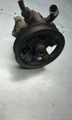 Toyota Avensis Verso Power steering pump