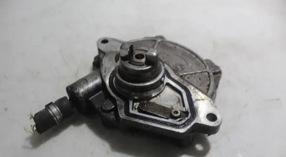 Mercedes-Benz A W169 Vacuum pump