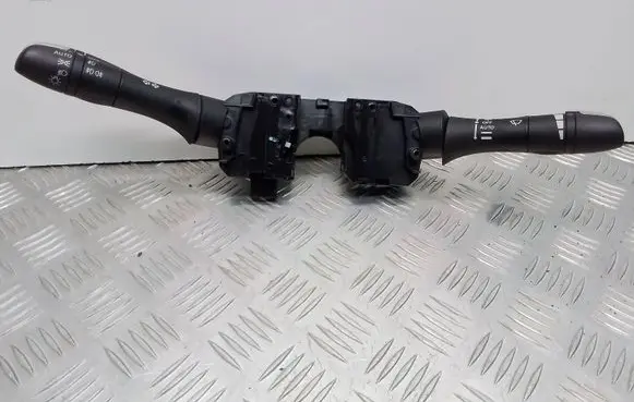Wiper turn signal indicator stalk/switch