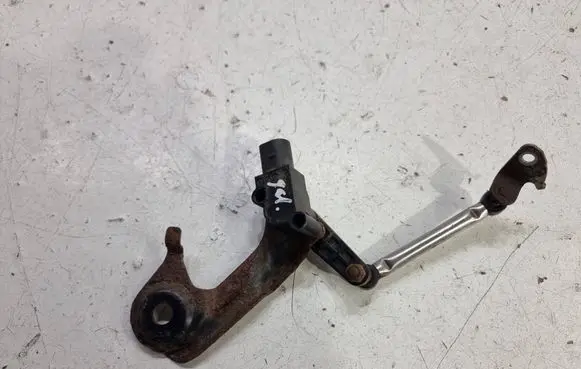 Headlight/headlamp level sensor