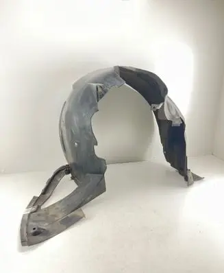 Front wheel arch liner splash guards
