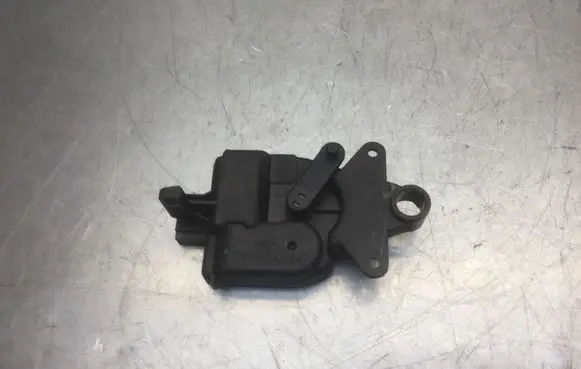 Volkswagen Polo Air flap motor/actuator 1J0907511 653400