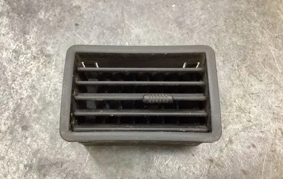 Opel Frontera A Dash center air vent grill 894435488C