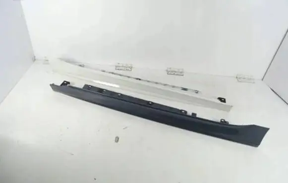 Sill/side skirt trim
