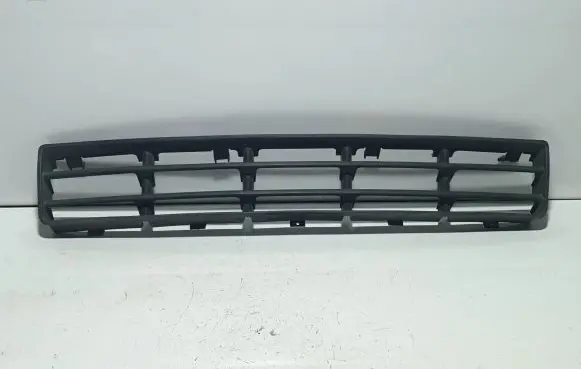 Volkswagen Golf IV Front bumper lower grill 1J0853677D