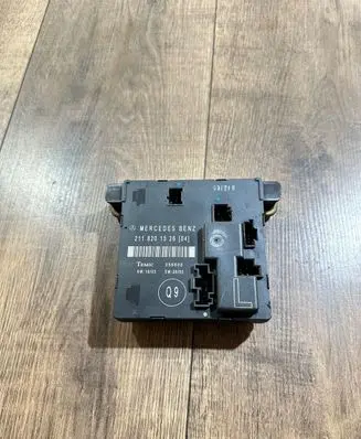 Mercedes-Benz E W211 Door control unit/module 2118201526 356805